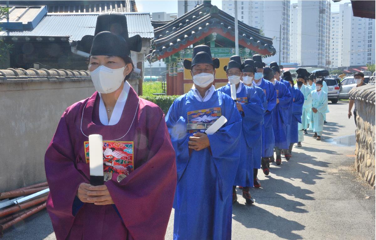 순창향교 분향례 및 순창군의회 의원 고유례 봉행 첨부이미지 : KakaoTalk_20220801_131203160_10.jpg