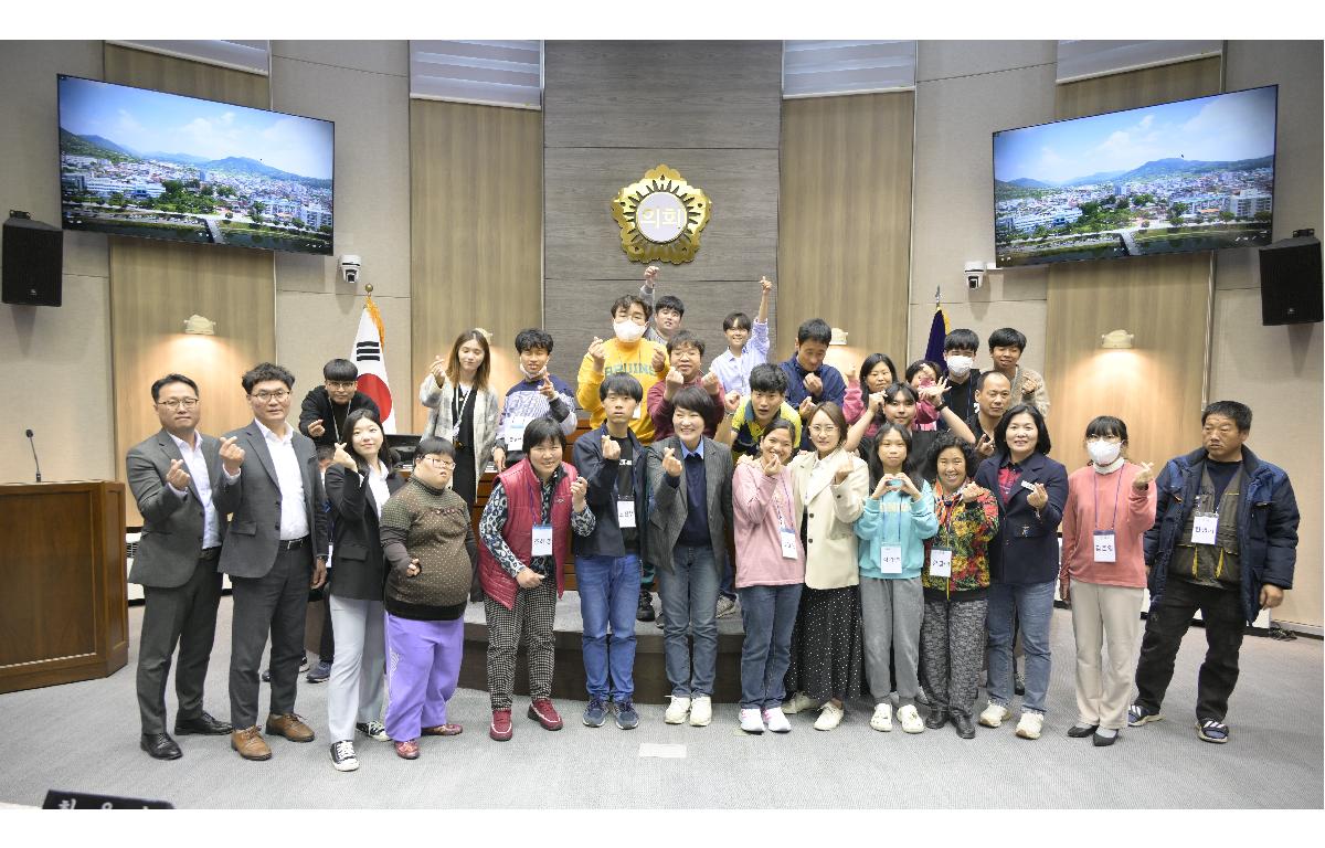 사회적협동조합 이룸학교 의회 견학 방문 첨부이미지 : 사회적협동조합 이룸학교 의회 견학 방문(2024.4.5).JPG