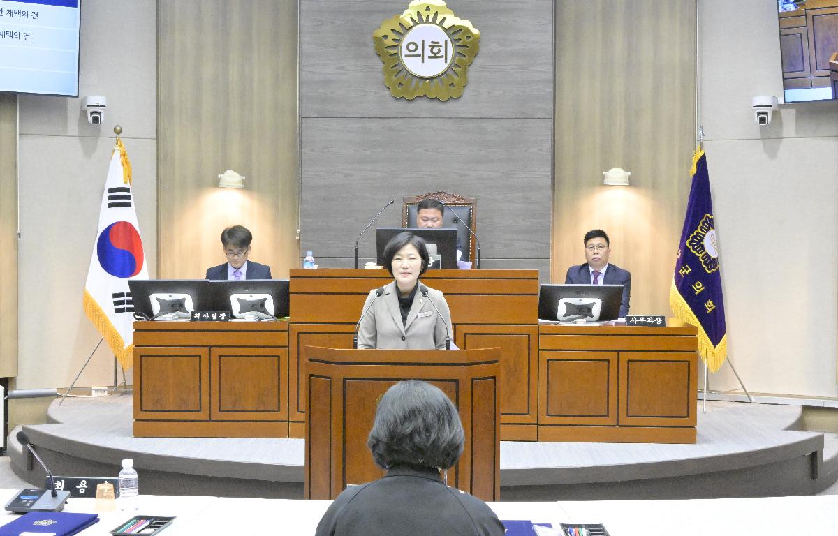 제293회 순창군의회 임시회 개회 첨부이미지 : 1. 5분자유발언(신정이의원).jpg