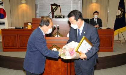 순창군의회 조정희의원 지방의정봉사상 수상